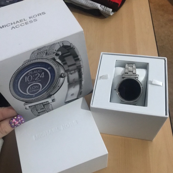 MK smart watch Michael Kors NIB NWT Bling - Picture 1 of 7